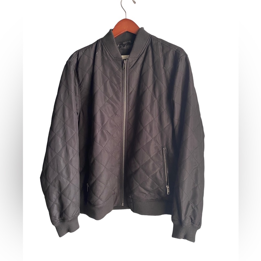 Old Navy Men’s Quilted Lightweight Jacket